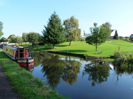 Bild 4 zur Urlaubsidee »Narrowboat Hausboot Charter in England / Schottland«